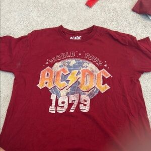 Hybrid & Company Red Graphic T-Shirt